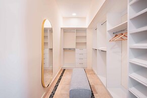 Elegant Villa w Pool at Green Village ABB