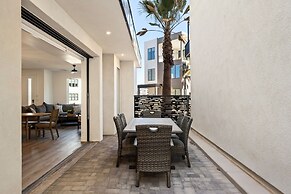 Hello Sunshine 6 Bedroom Home