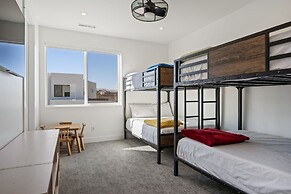 Hello Sunshine 6 Bedroom Home