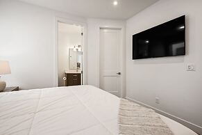 Hello Sunshine 6 Bedroom Home