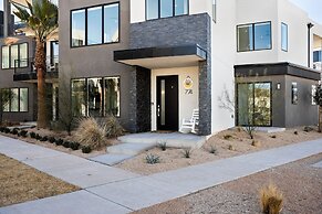 Hello Sunshine 6 Bedroom Home