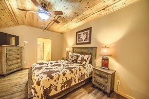 Old Mills Resort Om A6a8 6 Bedroom Condo by RedAwning