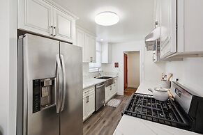 Modern Relaxing Retreat With Private Pool 4 Bedroom Home by RedAwning
