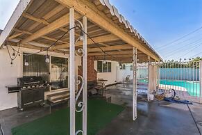 Modern Relaxing Retreat With Private Pool 4 Bedroom Home by RedAwning