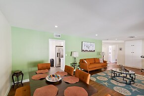 Modern Relaxing Retreat With Private Pool 4 Bedroom Home by RedAwning