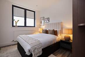 The Harlesden Escape - Spacious 3bdr Flat With Balcony