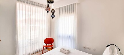 Geula Solaire in Tel Aviv-yafo