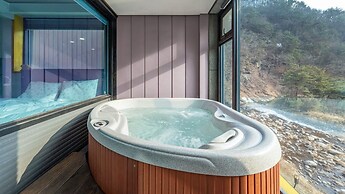 Gapyeong Poin Poolvilla Pension