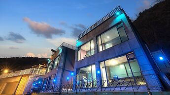 Gapyeong Poin Poolvilla Pension