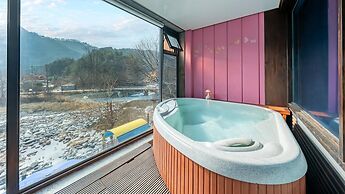 Gapyeong Poin Poolvilla Pension