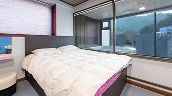 Gapyeong Poin Poolvilla Pension