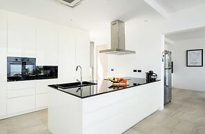 Luxury 5 Bedroom Modern Villa - KBR17