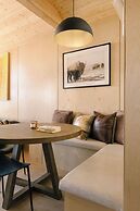 Yellowstone Peaks Hotel