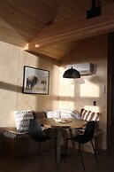 Yellowstone Peaks Hotel