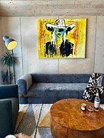 Yellowstone Peaks Hotel