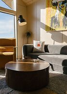 Yellowstone Peaks Hotel