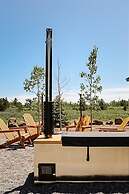 Yellowstone Peaks Hotel
