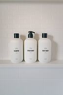 Yellowstone Peaks Hotel