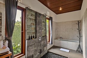 Ratni Ubud Villa