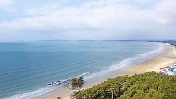 Taean Atirans Beach Pension
