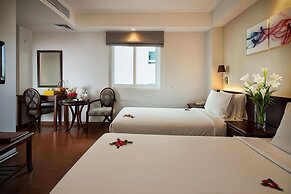 Skylark Boutique Hotel