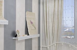 Central Station Art Apartment