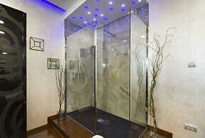 Central Station Art Apartment