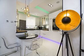 Central Station Art Apartment