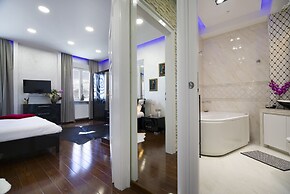 Central Station Art Apartment