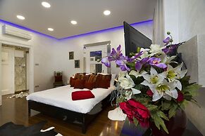 Central Station Art Apartment