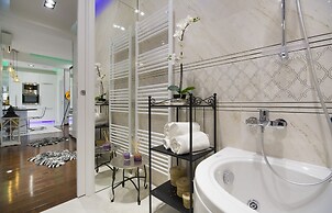 Central Station Art Apartment