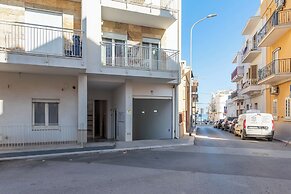 Marina Apartment 100m From Sea