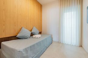Marina Apartment 100m From Sea