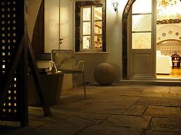 The Palm Rock Finikia Santorini