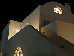 The Palm Rock Finikia Santorini