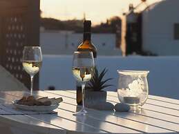 The Palm Rock Finikia Santorini