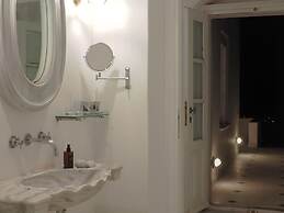 The Palm Rock Finikia Santorini