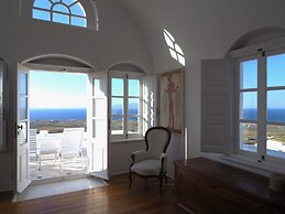 The Palm Rock Finikia Santorini