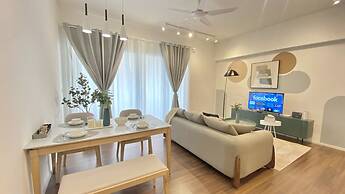 UNA Serviced Apartment by Manatidur