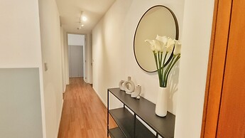 UNA Serviced Apartment by Manatidur