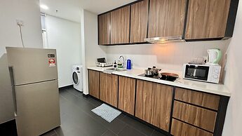 UNA Serviced Apartment by Manatidur
