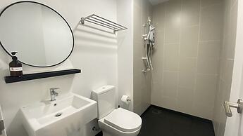 UNA Serviced Apartment by Manatidur