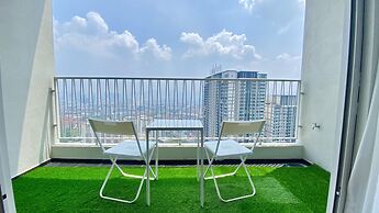 UNA Serviced Apartment by Manatidur