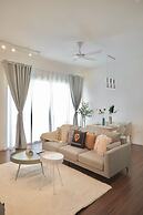 UNA Serviced Apartment by Manatidur