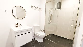 UNA Serviced Apartment by Manatidur