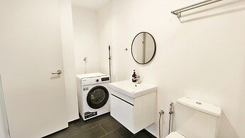 UNA Serviced Apartment by Manatidur