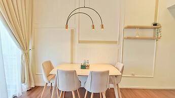 UNA Serviced Apartment by Manatidur