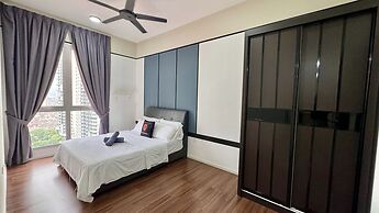UNA Serviced Apartment by Manatidur