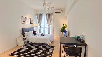 UNA Serviced Apartment by Manatidur