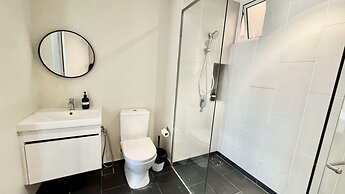 UNA Serviced Apartment by Manatidur